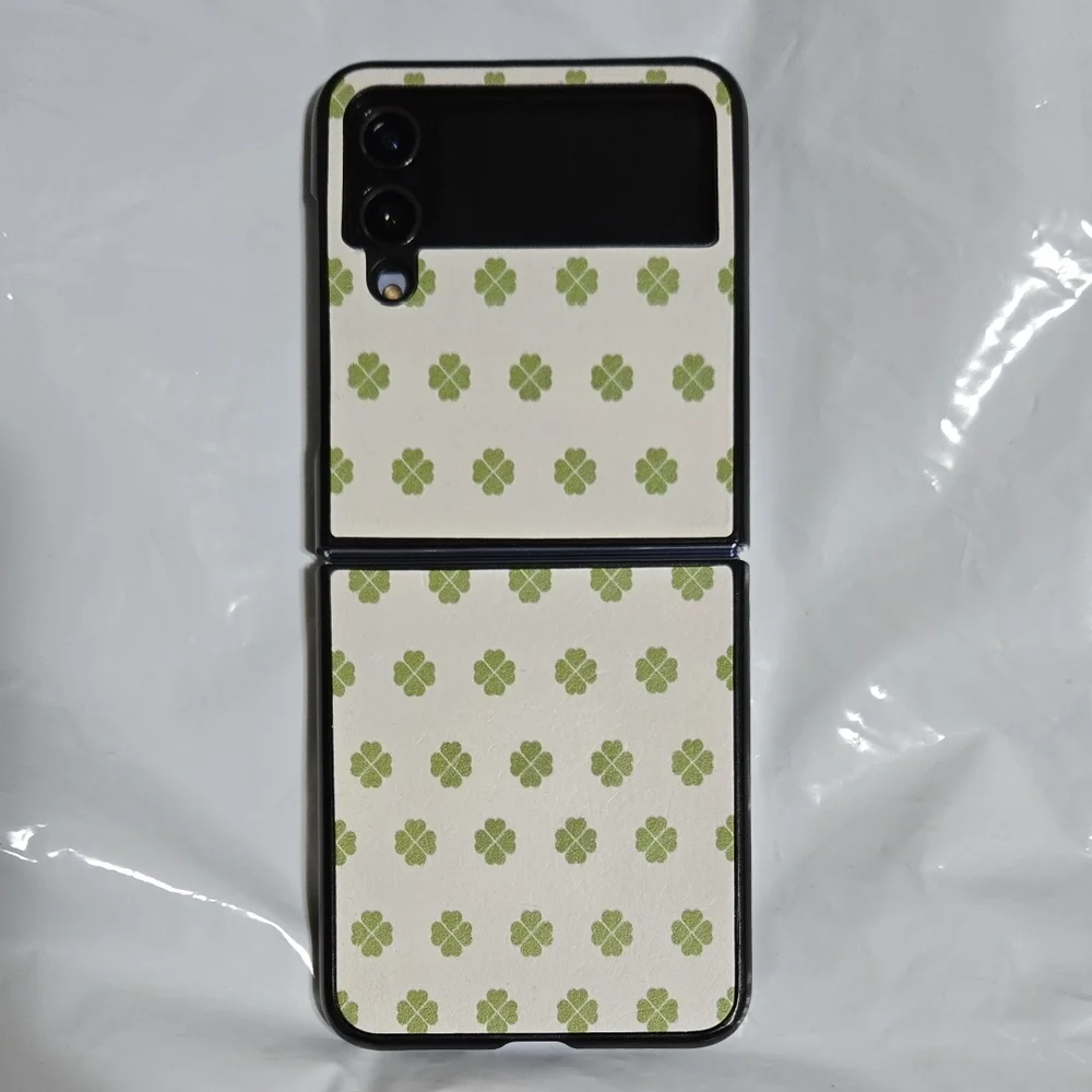 Samsung Z Flip 4 Green Clover Pattern Phone Case
